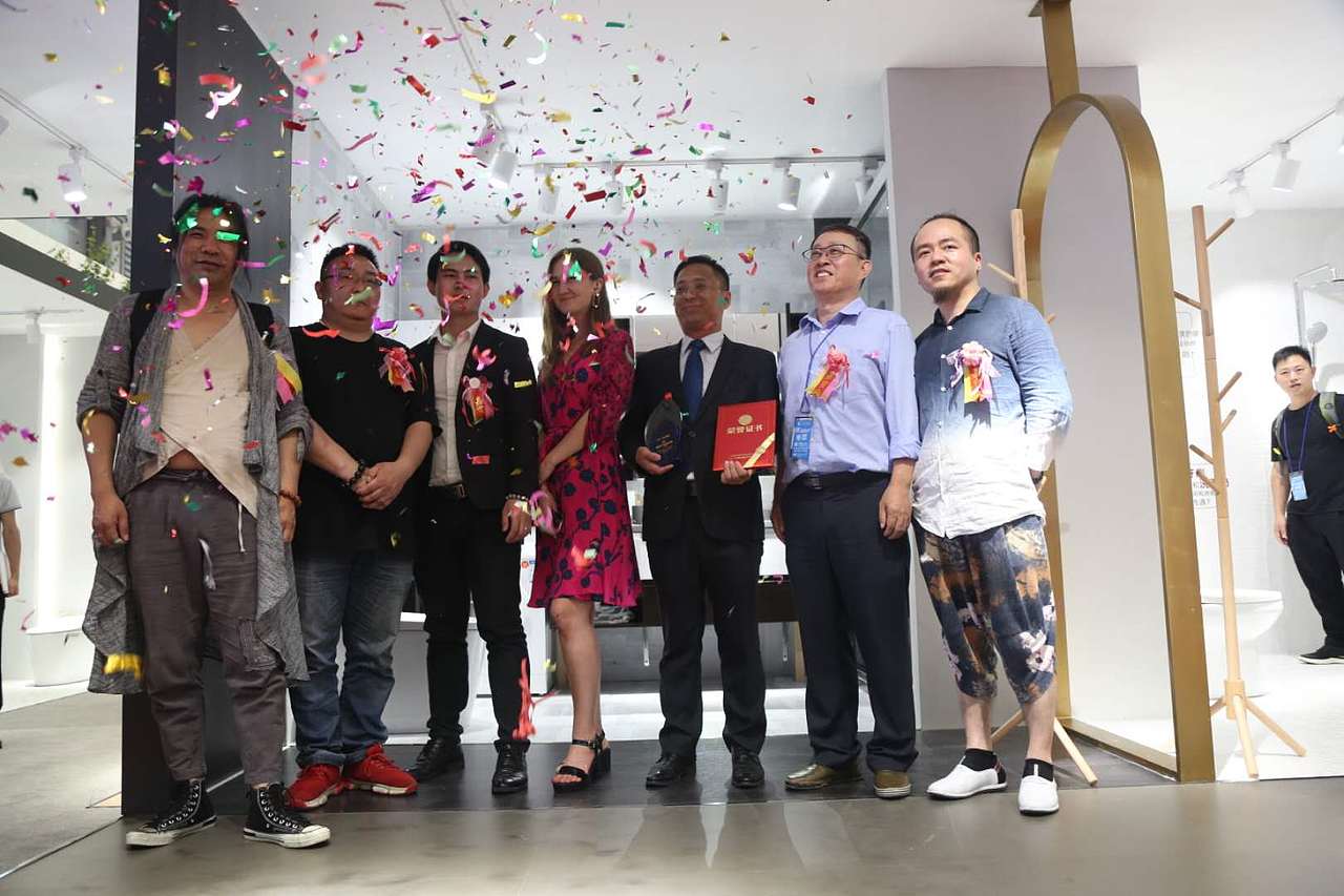 大美秋阳系统门窗佘山别墅高端选择（图ZMTYxNTM2ODg0） - 概念设定 - 站酷设计师中国门窗营销协会原创素材 - 站酷ZCOOL