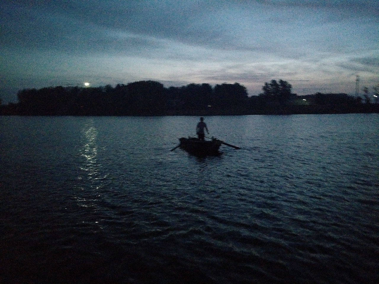 破晓·泉河·渔人