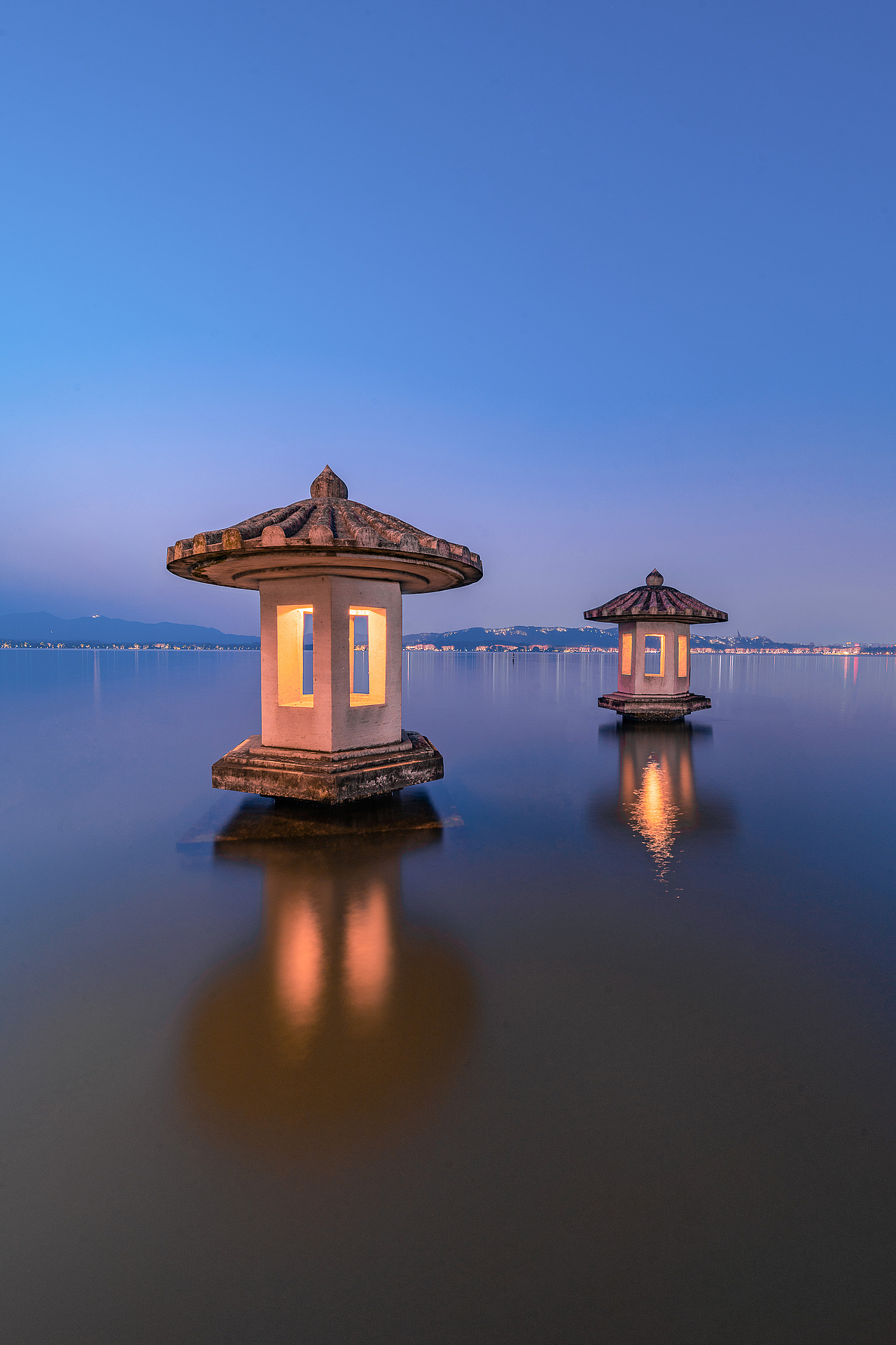 杭州西湖夜景（图ZMjMxNjE4MTIw） - 环境/建筑摄影 - 站酷设计师焦典摄影原创素材 - 站酷ZCOOL