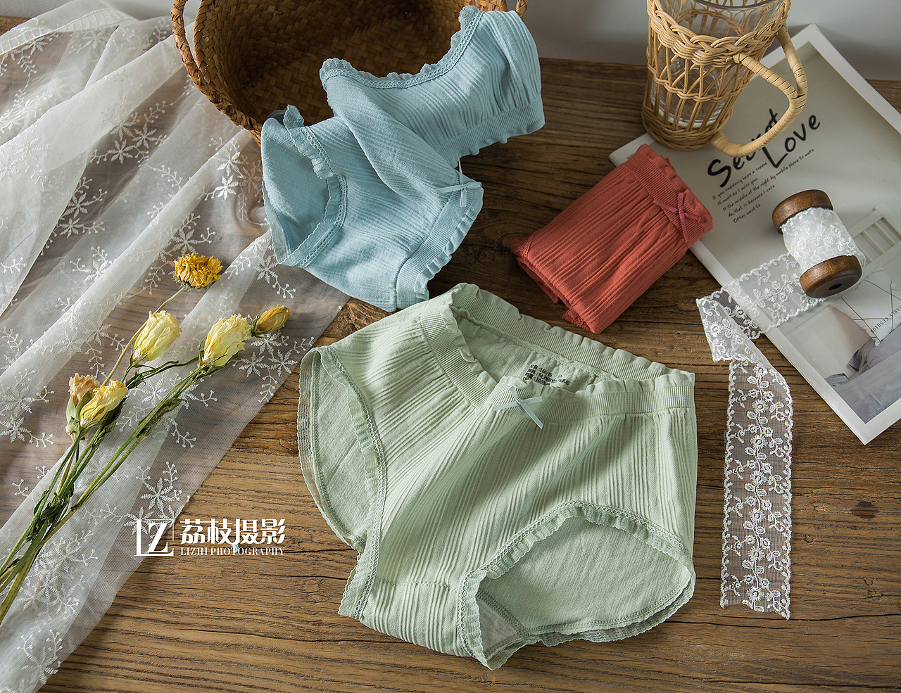 女士内裤 轻复古（图ZMjA5OTE0MzY4） - 产品摄影 - 站酷设计师荔枝视觉原创素材 - 站酷ZCOOL