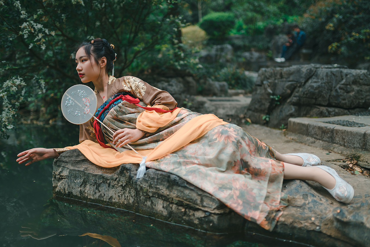 2020.3.15廣西柳州龍?zhí)豆珗@漢服（圖ZMjAyNzg2MTg4） - 人像攝影 - 站酷設(shè)計師陳璐柳州攝影師原創(chuàng)素材 - 站酷ZCOOL
