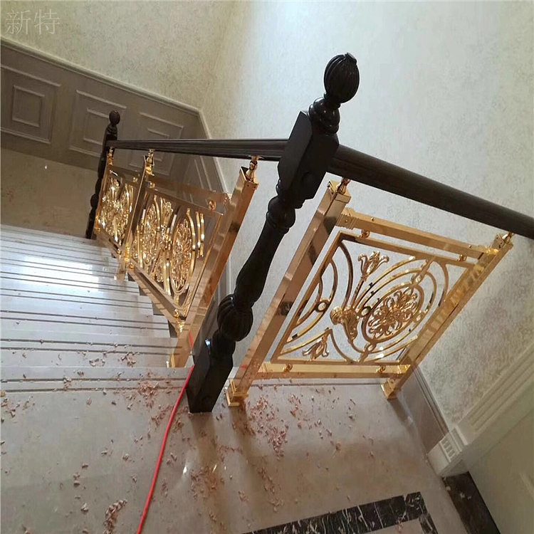 镀金铜楼梯 别墅铜雕刻护栏细节之美