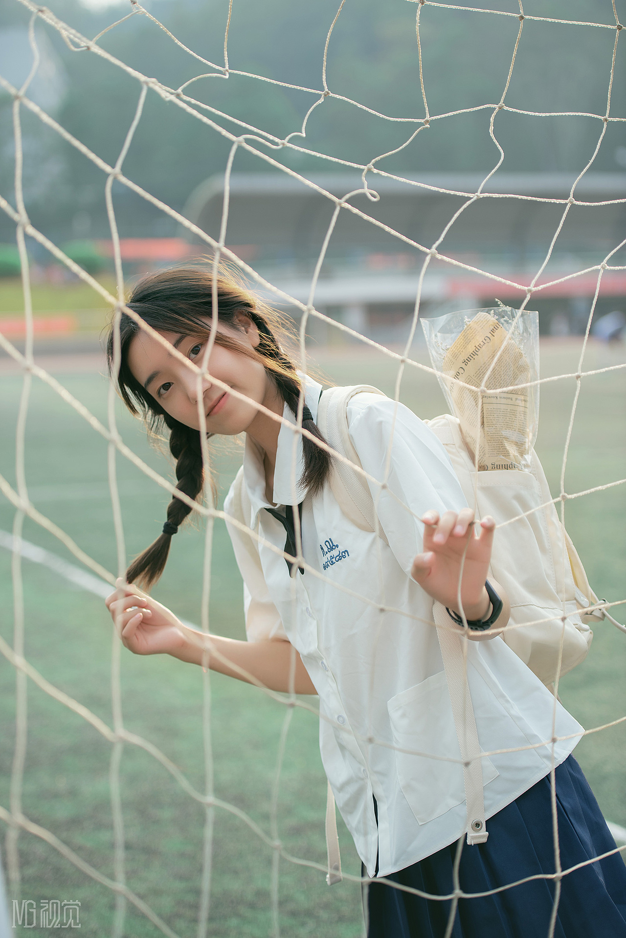 泰国校服人像摄影青春校园小清新双麻花辫子