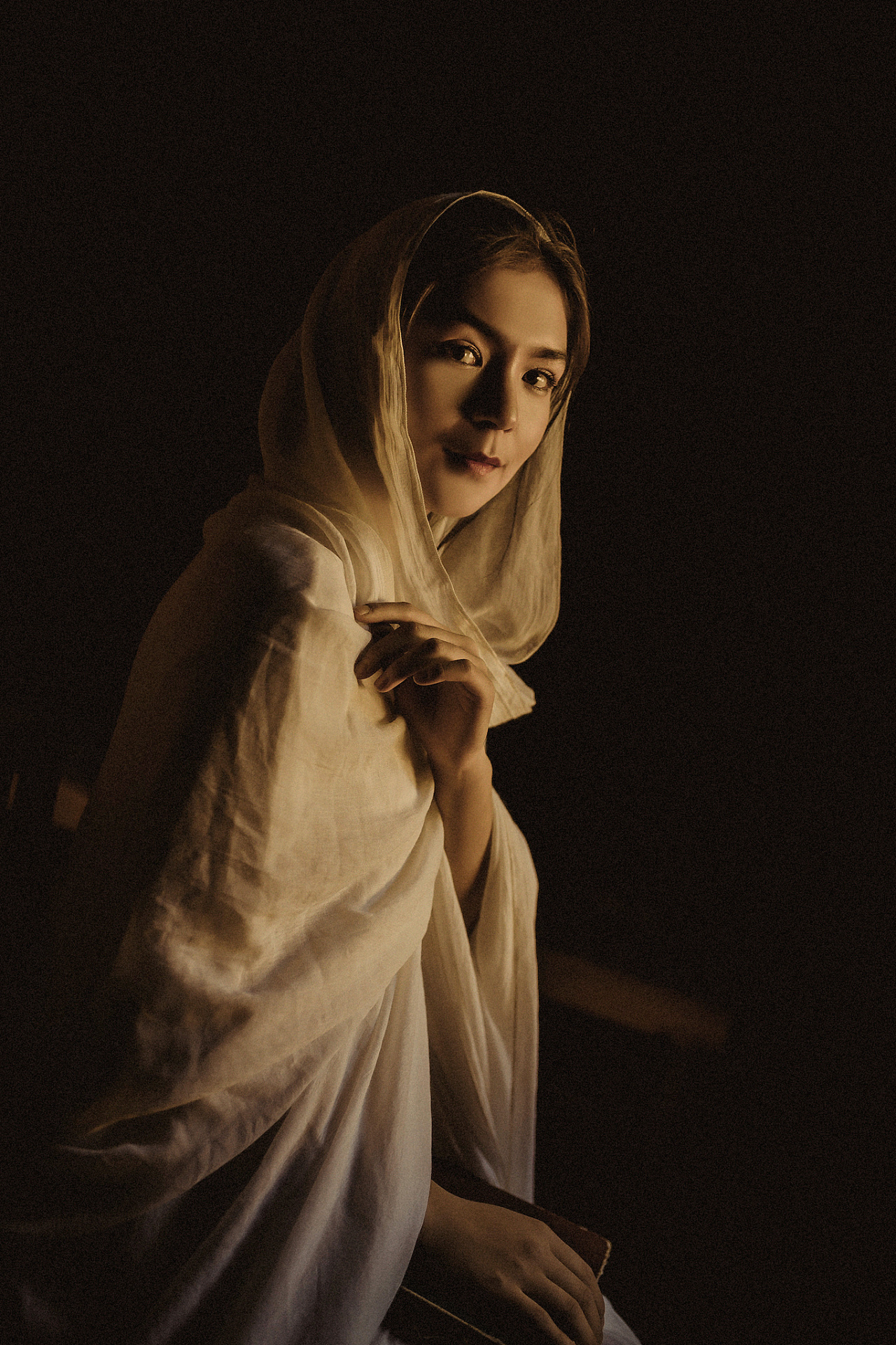 我也无法抗拒你的魅力,  在异域的时光卷轴里,那楼兰姑娘纯净的微笑