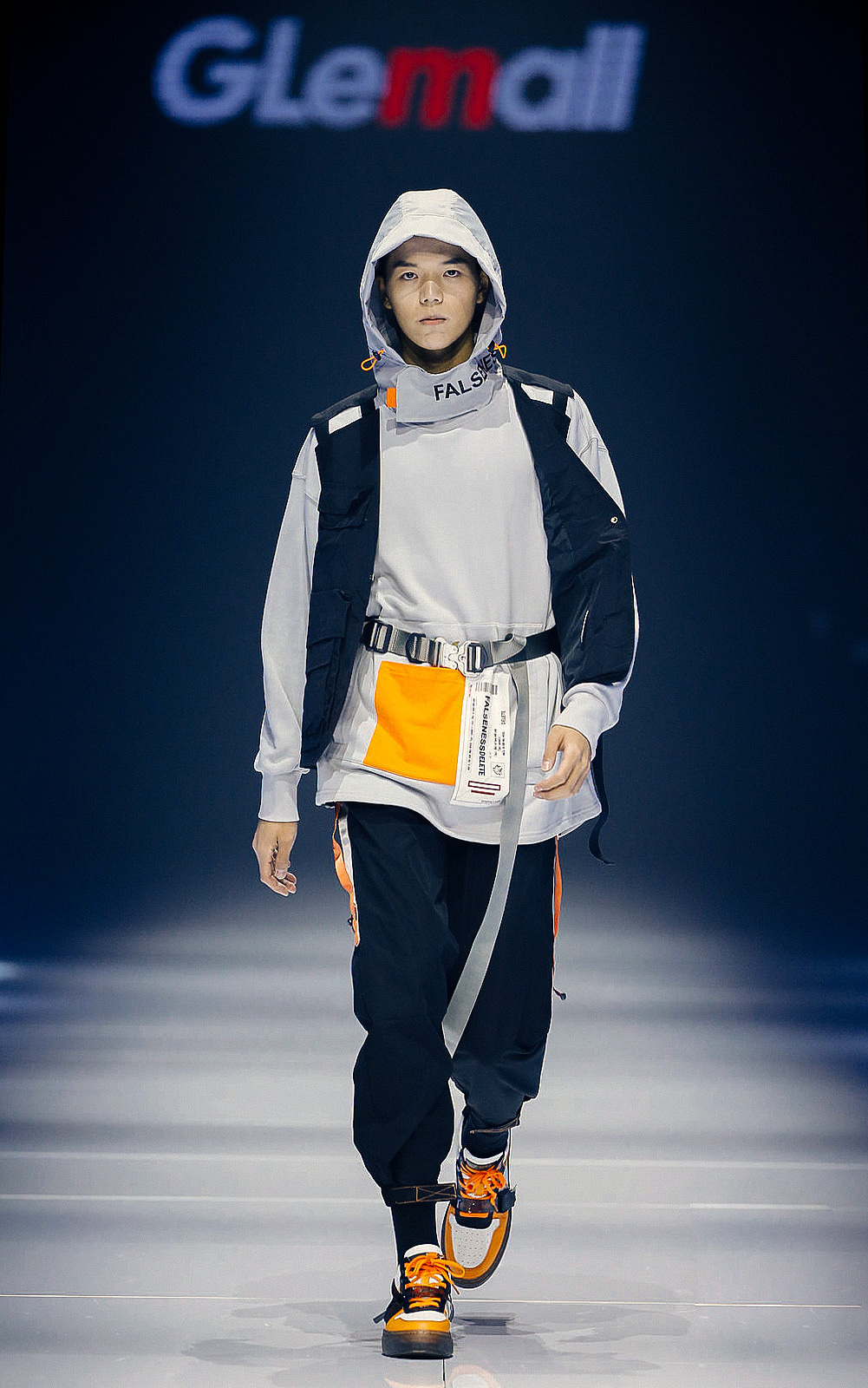 GLemall(革陌)潮流无界时装周春夏系列发布照片