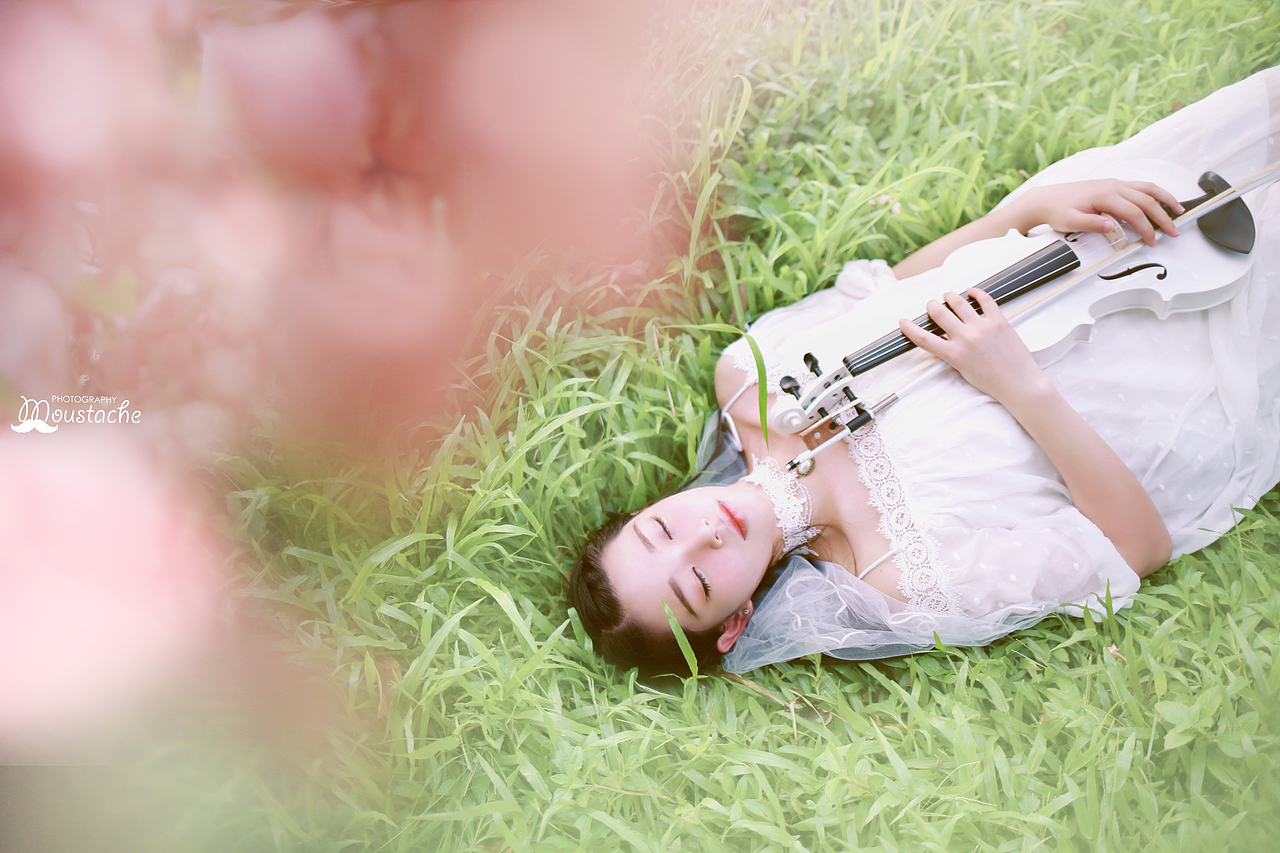 白色小提琴（图ZMjIyMzk4Mjcy） - 人像摄影 - 站酷设计师胡纸先森原创素材 - 站酷ZCOOL