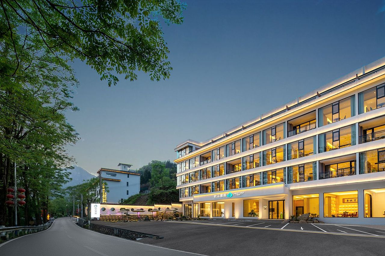 枕山云居（恩施大峡谷店）（图ZMzY5NDgxNjky） - 酒店餐饮设计 - 站酷设计师空间摄影代军原创素材 - 站酷ZCOOL