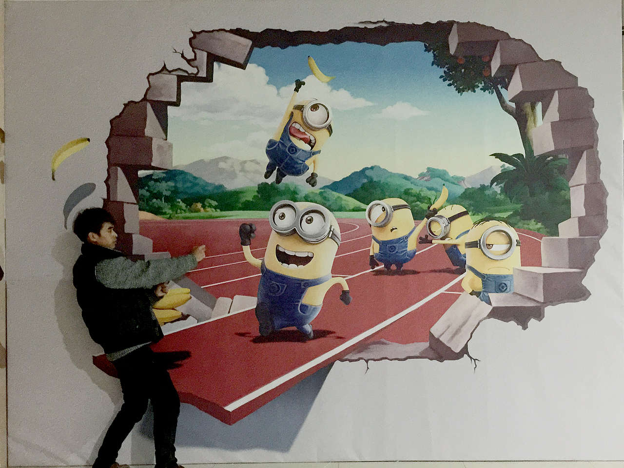 儿童乐园墙绘制作流程圆来这样大牌驾到,原创3d墙地惊艳立体画国外