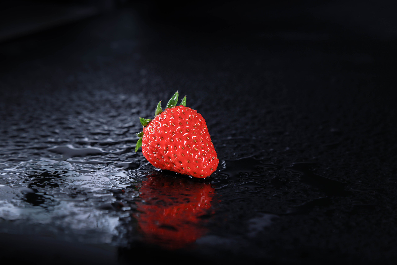 草莓（图ZMTQzNDAyMzk2） - 产品摄影 - 站酷设计师墨空城原创素材 - 站酷ZCOOL