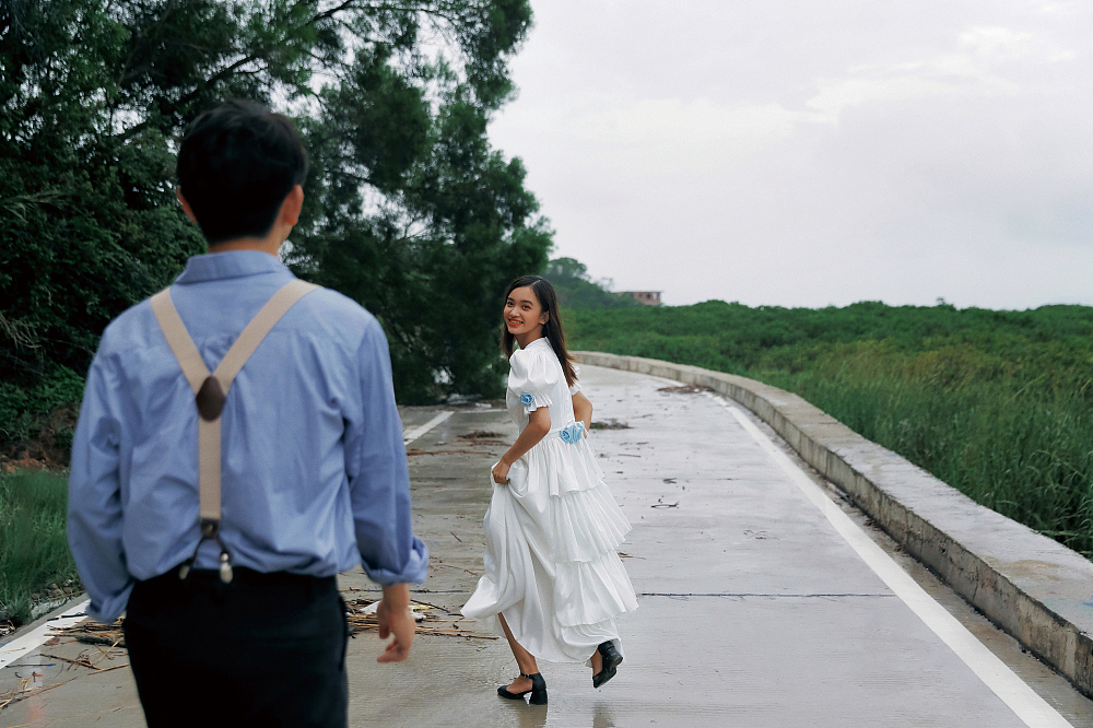 因为相互喜欢，所以跋山涉水。（图ZMjMzMTA1NTU2） - 婚礼摄影 - 站酷设计师绿皮火车照相馆原创素材 - 站酷ZCOOL