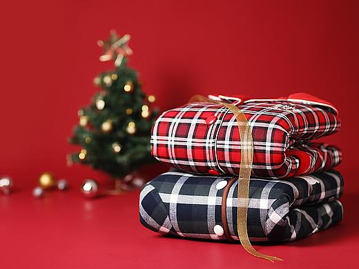 圣誕節(jié)家居服拍攝 | 請簽收你的圣誕禮物????（個人主頁-ZNTYzNDU2OTY=） - 產(chǎn)品攝影 - 站酷設(shè)計(jì)師栗子栗子攝影原創(chuàng)素材 - 站酷ZCOOL