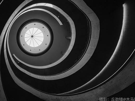 黑白影调下的“和美术馆”——安藤忠雄设计作品