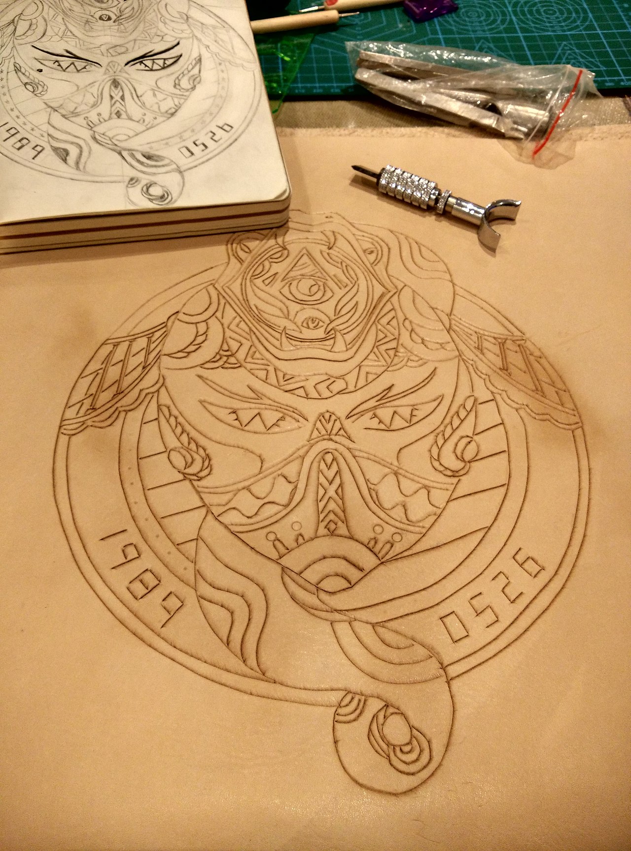 自制皮雕包及各种~（图ZNTY0Nzk4NDQ=） - 工艺品设计 - 站酷设计师沙冲十二少原创素材 - 站酷ZCOOL