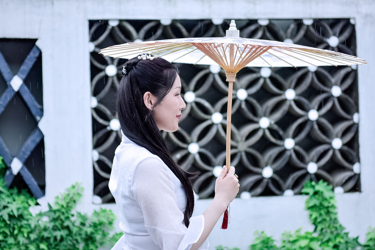 清妆秀剧照<细雨踏青溪>
