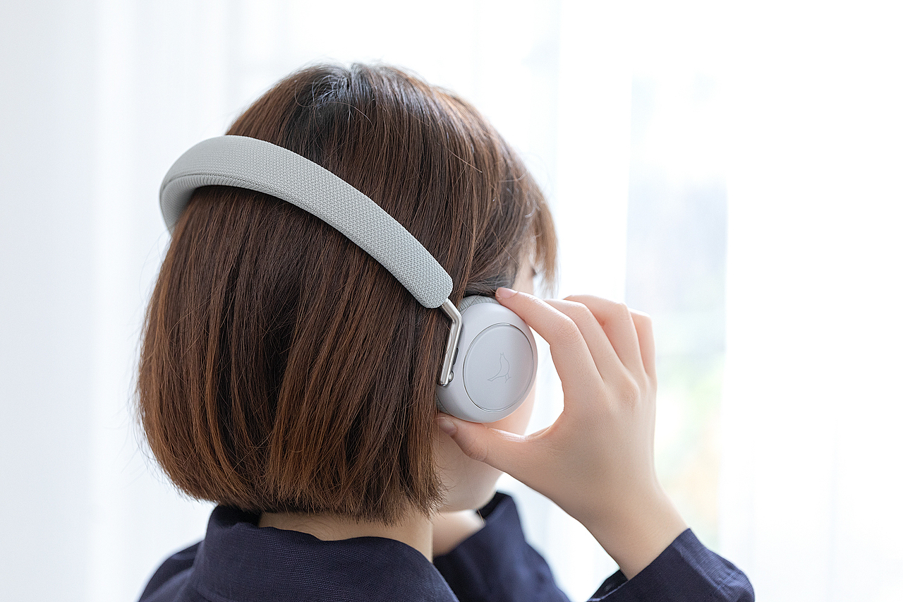 随手拍丨耳机图赏之LIBRATONE 小鸟蓝牙降噪耳机