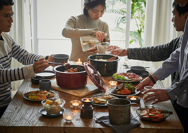 珐琅铁釜 - 定制场景拍摄（图ZMTE0Nzg5ODEy） - 产品摄影 - 站酷设计师创左派视觉广告原创素材 - 站酷ZCOOL