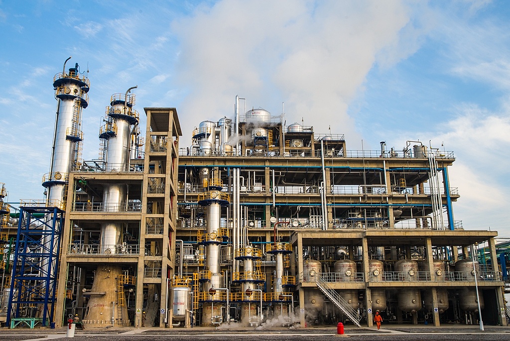 一组化工厂的摄影