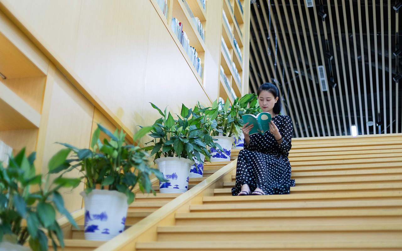 《图书馆遇见你》