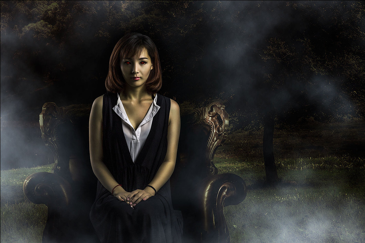 化妆师菲菲个人形象照