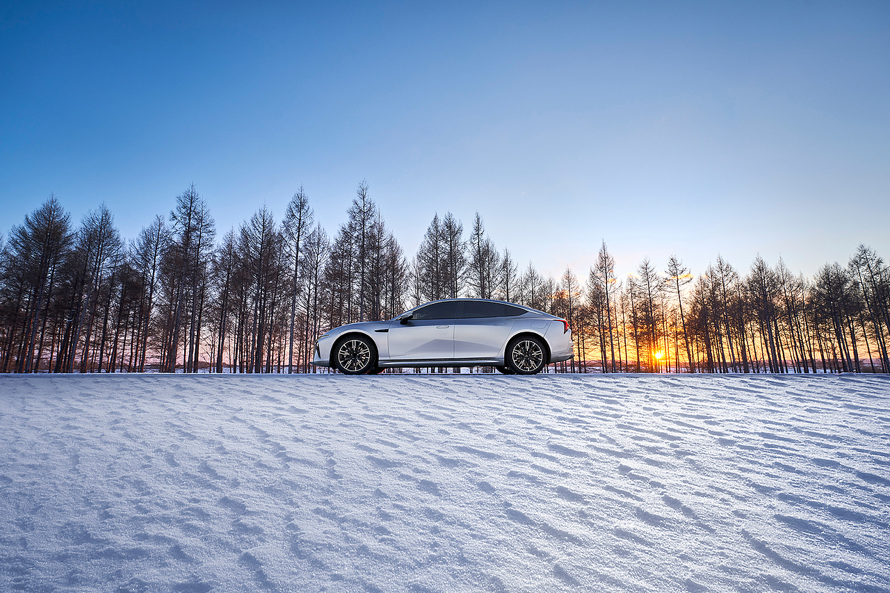 哪吒S 燃擎冰雪（图ZMjkyMDc1NTU2） - 产品摄影 - 站酷设计师糊叔原创素材 - 站酷ZCOOL