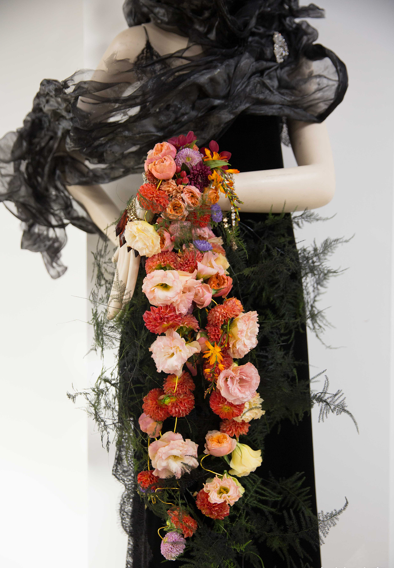 橱窗陈列设计—哥特新娘（图ZMTc1MDMyNzYw） - 展陈设计 - 站酷设计师超人斯坦利原创素材 - 站酷ZCOOL