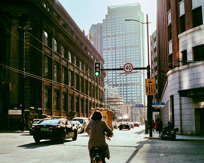 大都市小人物-徕卡M6胶片摄影（图ZMzMzMTEwNTgw） - 人文/纪实摄影 - 站酷设计师老猎人摄影原创素材 - 站酷ZCOOL