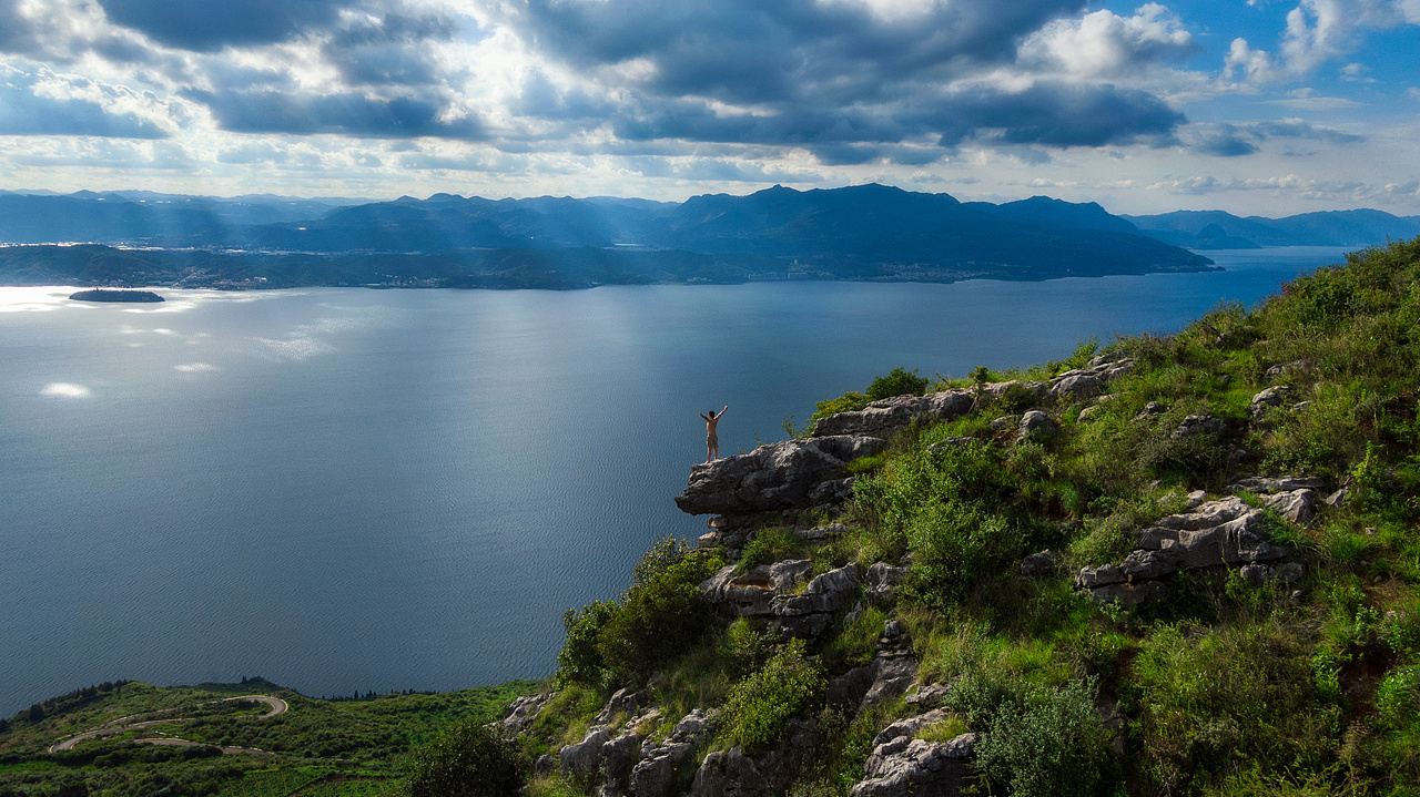 抚仙湖大黑山雷打石|摄影|风光摄影|nayinian - 原创作品 - 站酷