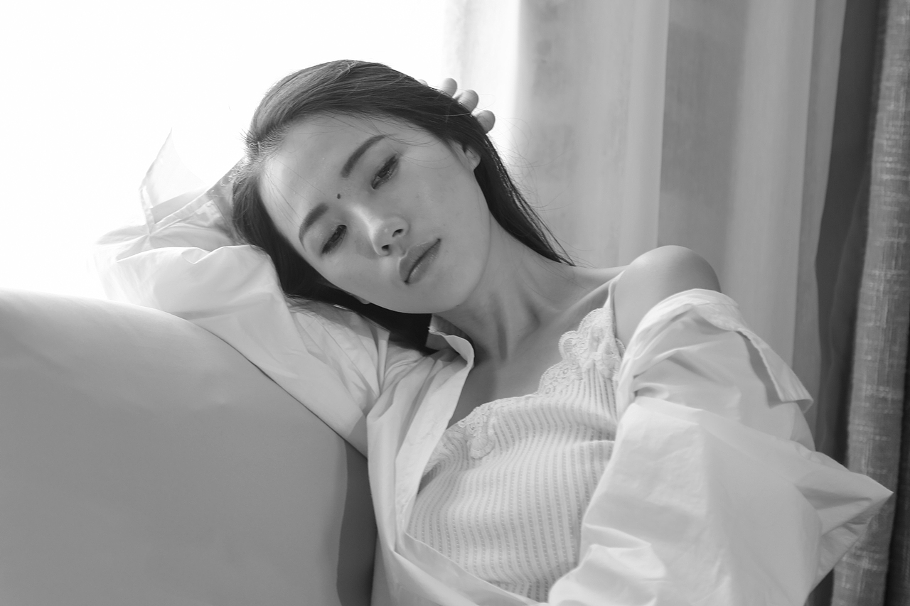 无彩色（图ZMTE2MjI4NTg0） - 人像摄影 - 站酷设计师恐高的大长腿原创素材 - 站酷ZCOOL