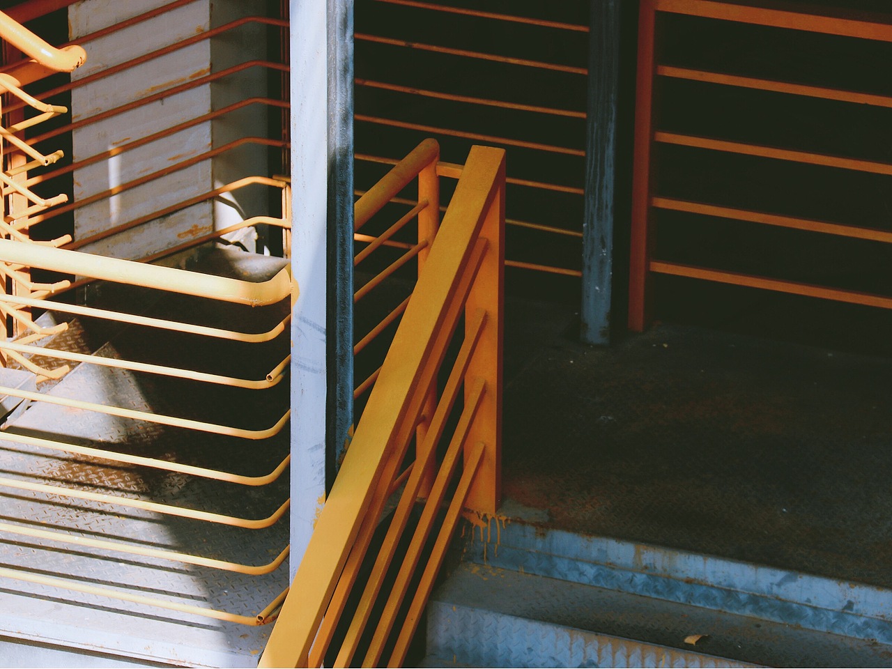 如果你也在師院（圖ZMTAwNjE2NjYw） - 人文/紀(jì)實(shí)攝影 - 站酷設(shè)計(jì)師LUOJING醬原創(chuàng)素材 - 站酷ZCOOL