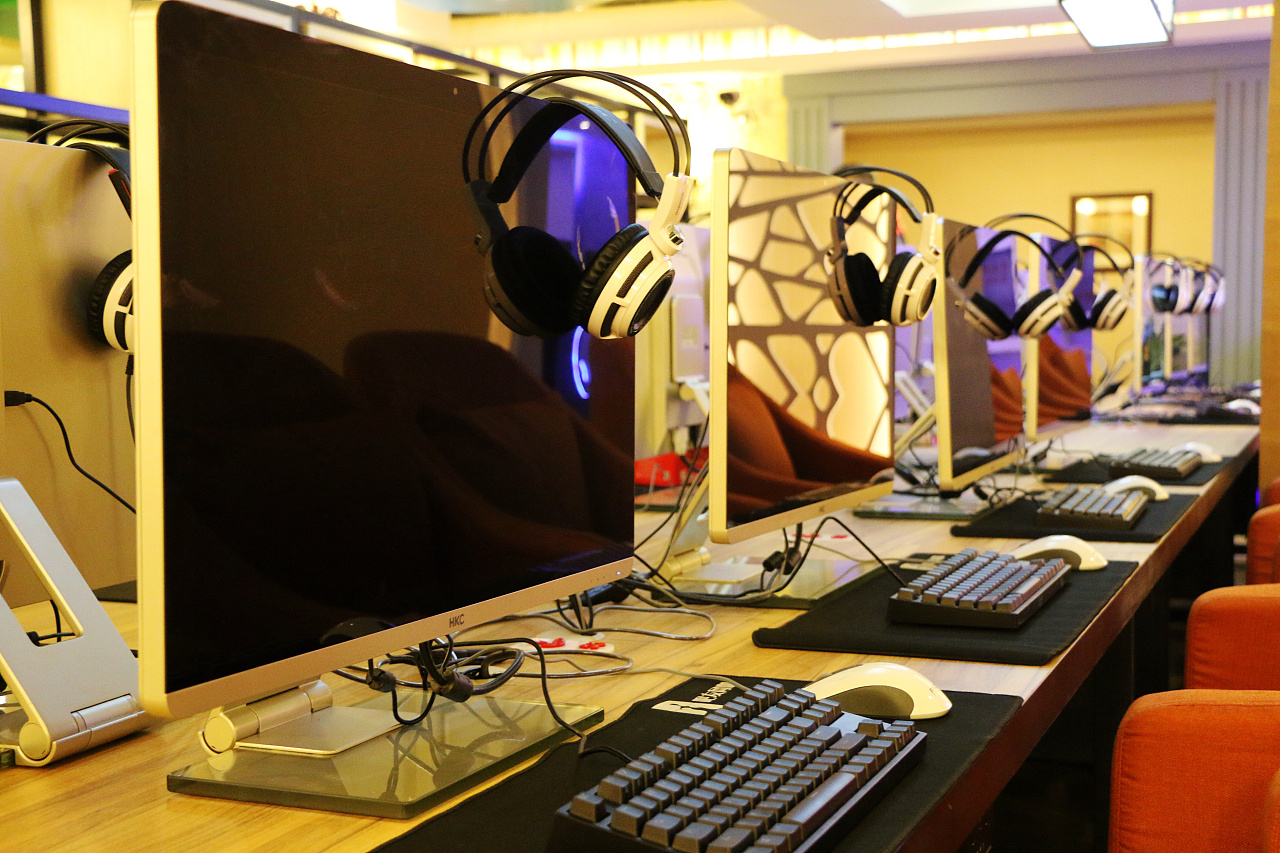 民族园网咖装修实景