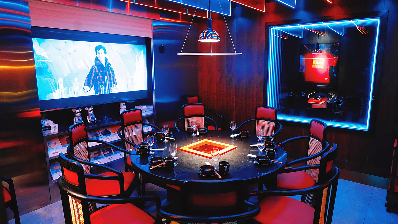 豪渝火锅·重庆潮流先锋概念店 | 魔戏空间设计案例（图ZMjYwODcwMDEy） - 酒店餐饮设计 - 站酷设计师魔戏空间设计原创素材 - 站酷ZCOOL