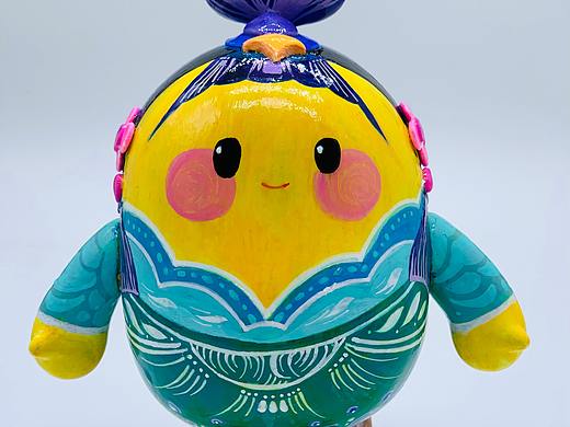 戴花花的少女燕小豆（个人主页-ZNjUxNDU4NzY=） - IP形象 - 站酷设计师橘橘ki原创素材 - 站酷ZCOOL