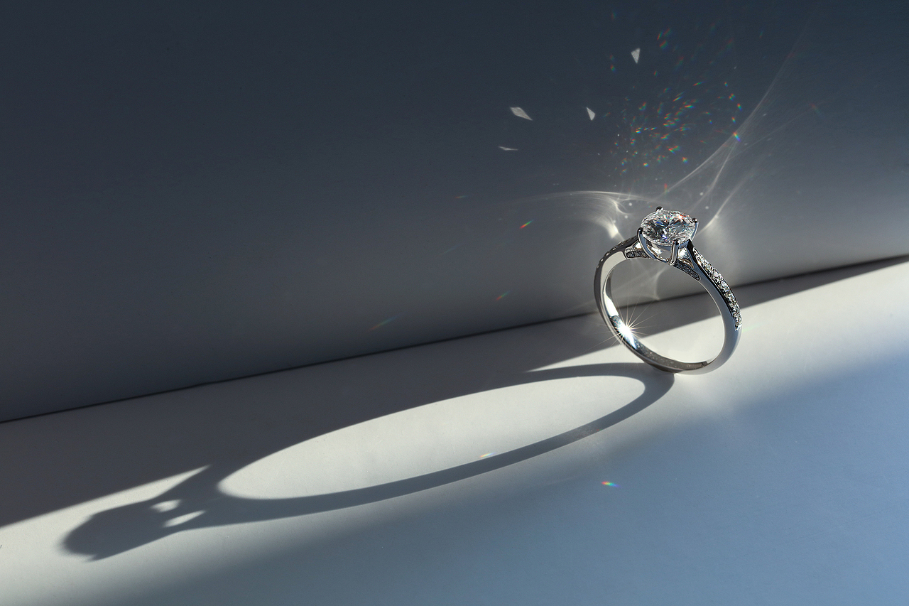 珠宝摄影 莫桑戒指（图ZMTIxMTI1NTgw） - 产品摄影 - 站酷设计师珠宝摄影圣坤原创素材 - 站酷ZCOOL