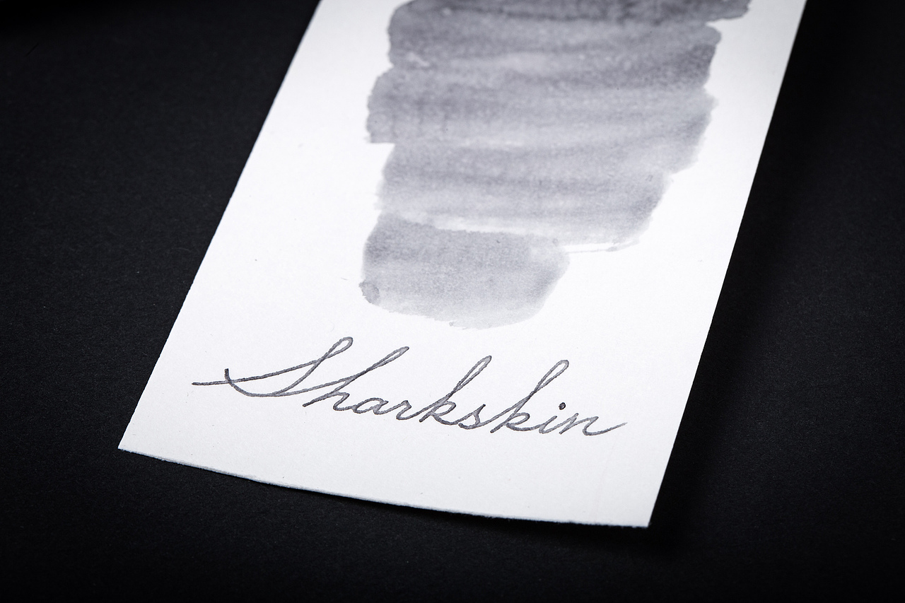 Sharkskin 鲨鱼皮灰（图ZMTM0NDY5MDY0） - 产品摄影 - 站酷设计师黑枣原创素材 - 站酷ZCOOL