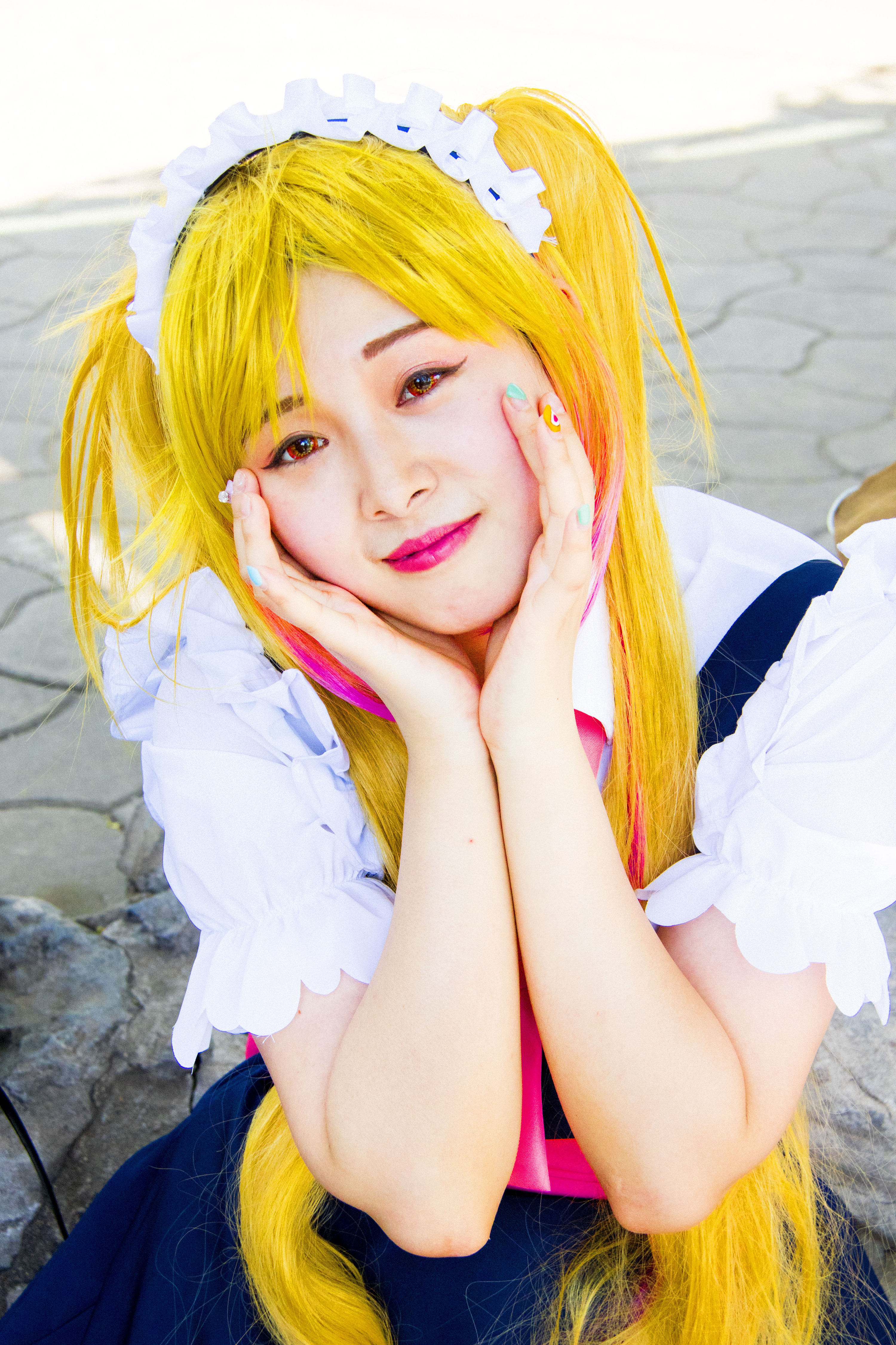 济南萌妹子户外cosplay龙女仆装