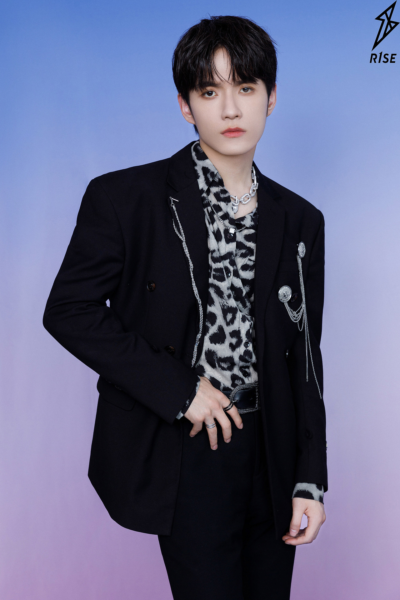 r1se-姚琛 r1se-张颜齐