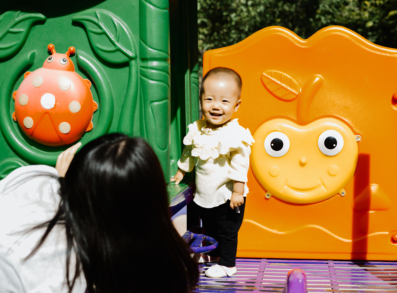 陪你长大（图ZMTc2NDA2OTA4） - 人像摄影 - 站酷设计师尚水品牌设计原创素材 - 站酷ZCOOL