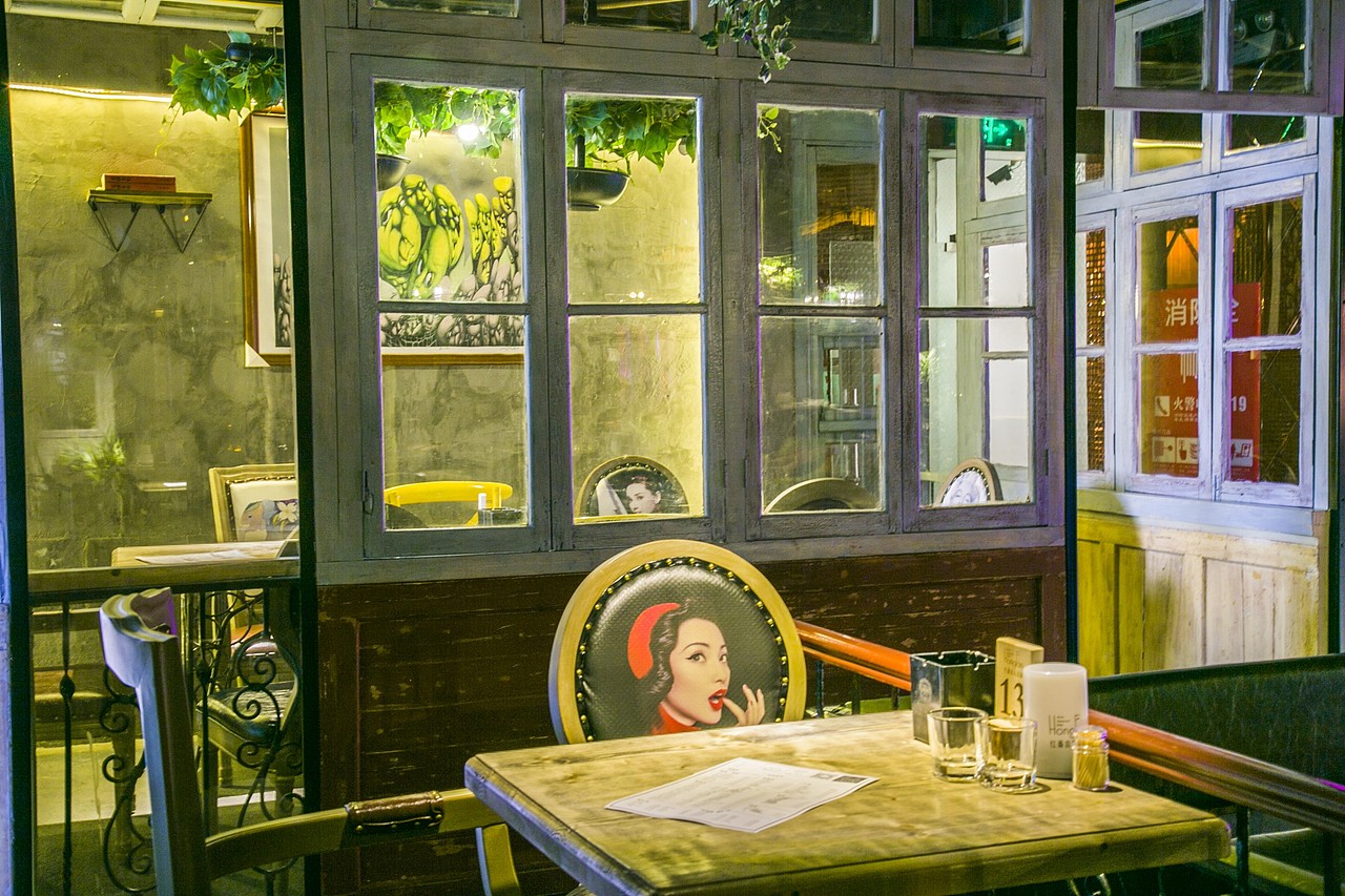 长沙红番音乐酒餐吧仿胡桃里店面改造设计（图ZNzQ4MDE4MTY=） - 展陈设计 - 站酷设计师hm0512x原创素材 - 站酷ZCOOL