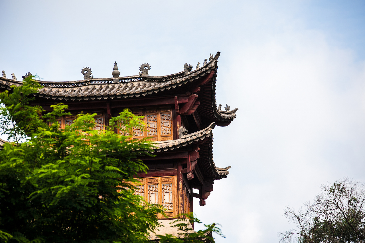 昆明白龙寺,非常安静,非常正统的一座寺院.