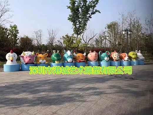 街道法治主题十二生肖玻璃钢卡通动物雕塑定制哪家好