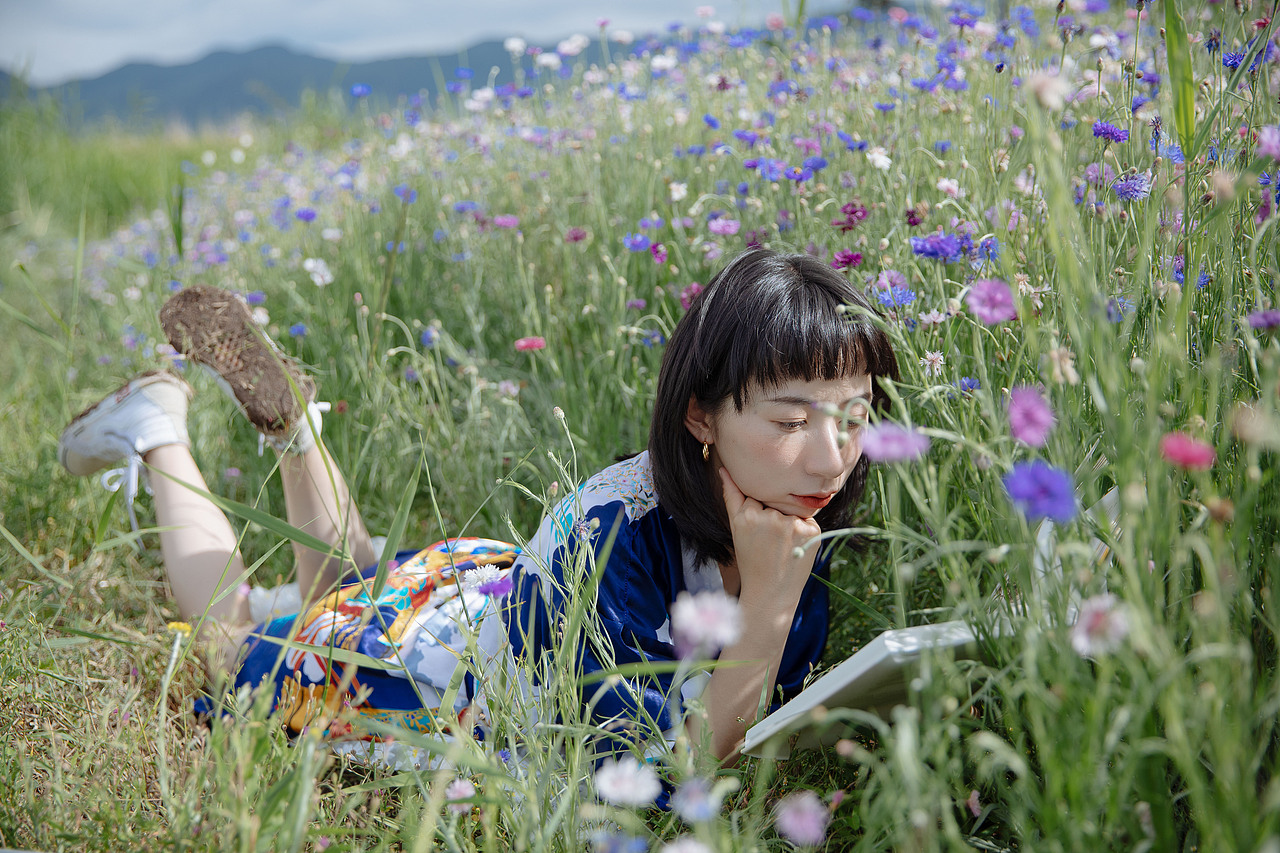 花店不开了，花继续开（图ZMjYwNDM2MTEy） - 人像摄影 - 站酷设计师深小森原创素材 - 站酷ZCOOL