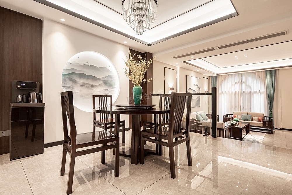 龙湖东桥郡装修实景展示:新中式风格,大学城天古装饰