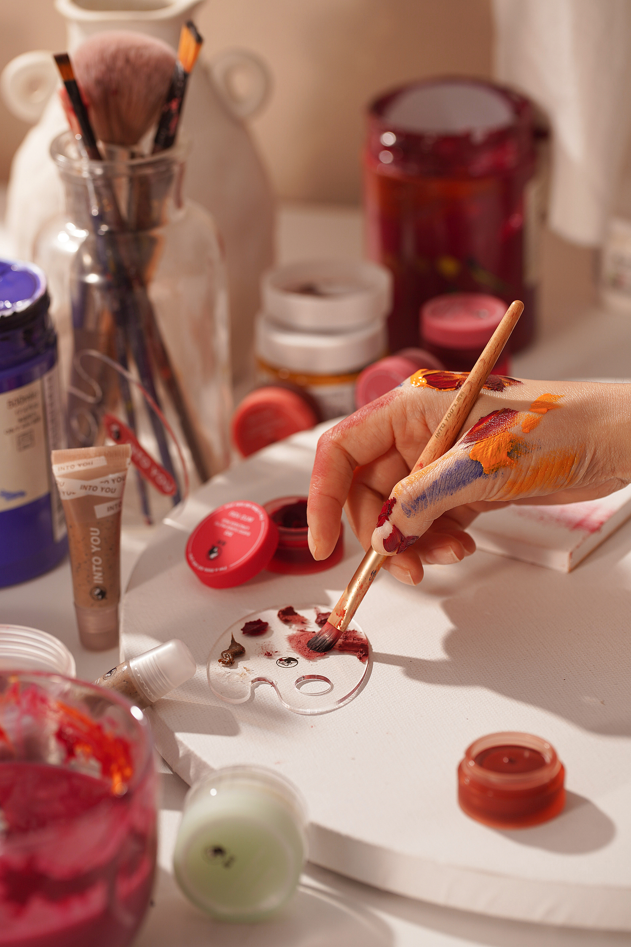 INTO YOU X 马利联名 新锐彩妆与百年画材的碰撞交融（图ZMjQzNjE5NjQw） - 产品摄影 - 站酷设计师他是33原创素材 - 站酷ZCOOL