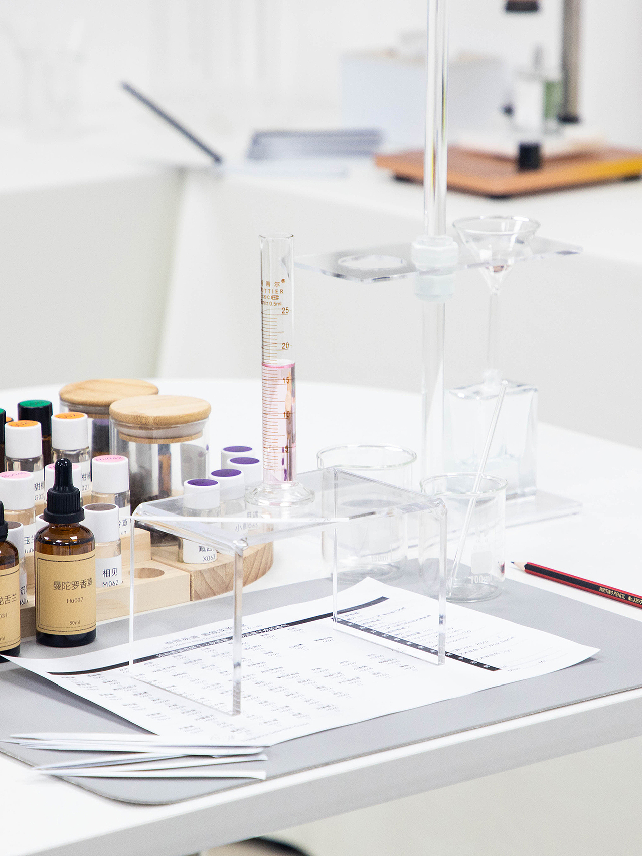 香水拍攝 場景攝影 自調(diào)香水 產(chǎn)品拍照 靜物攝影 環(huán)境（圖ZMzMwNzk0OTU2） - 環(huán)境/建筑攝影 - 站酷設(shè)計(jì)師伍壹柒攝影工作室原創(chuàng)素材 - 站酷ZCOOL