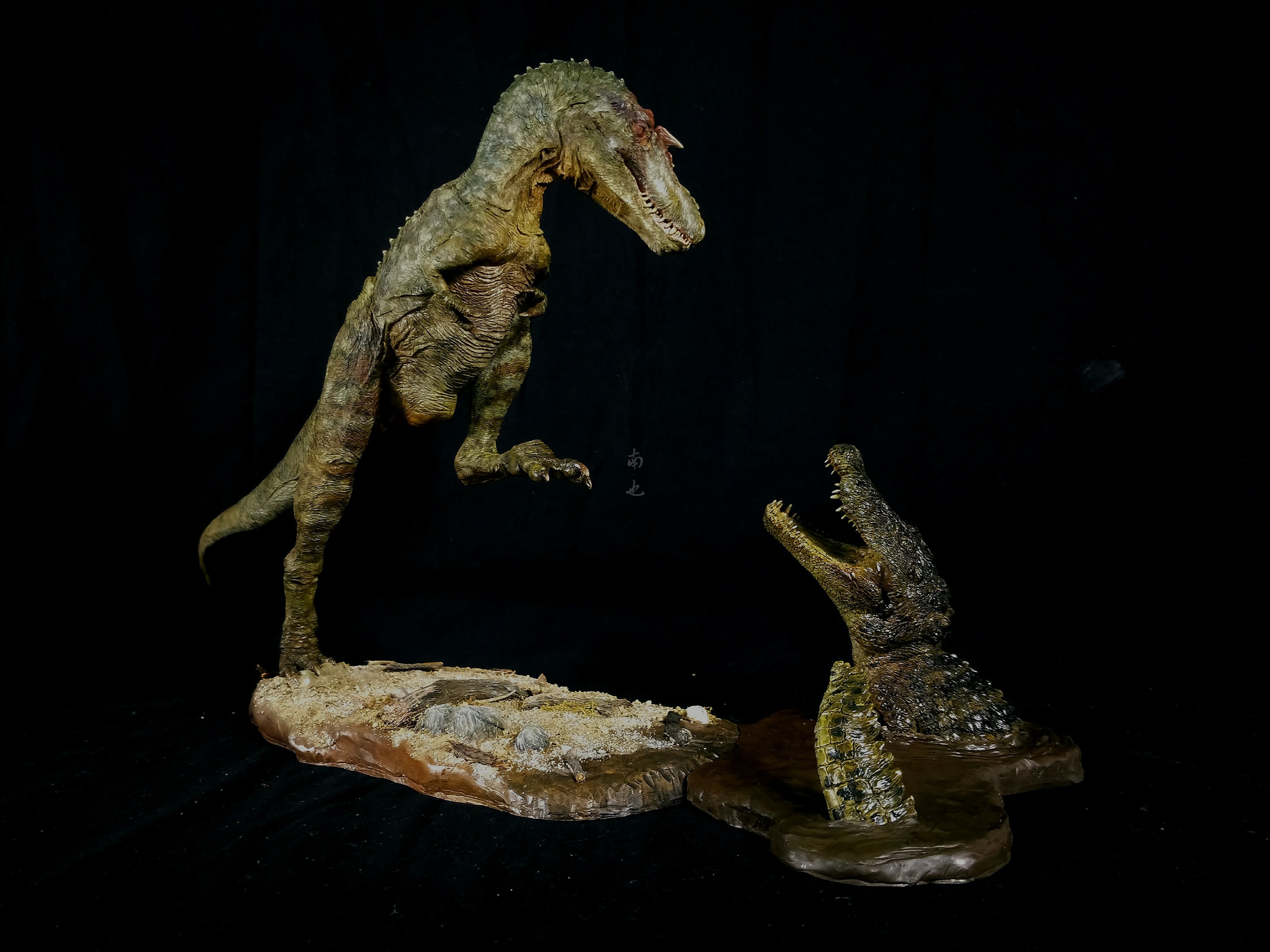 涂装作品丨野火蛇发女怪龙对战恐鳄