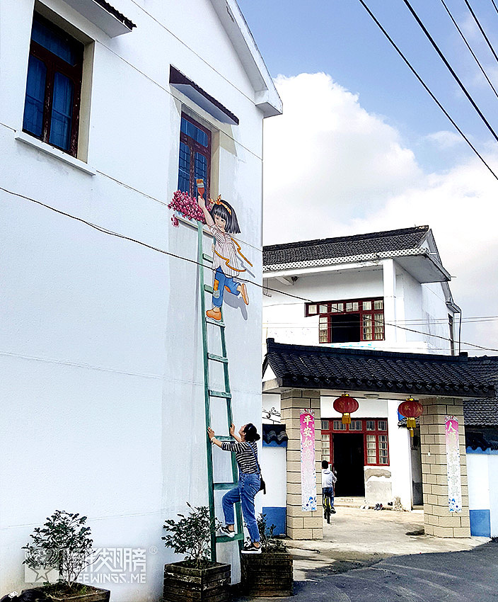 ▲ 哎哟,瞧岔了,原来这可爱的小丫头,也是画上去的!