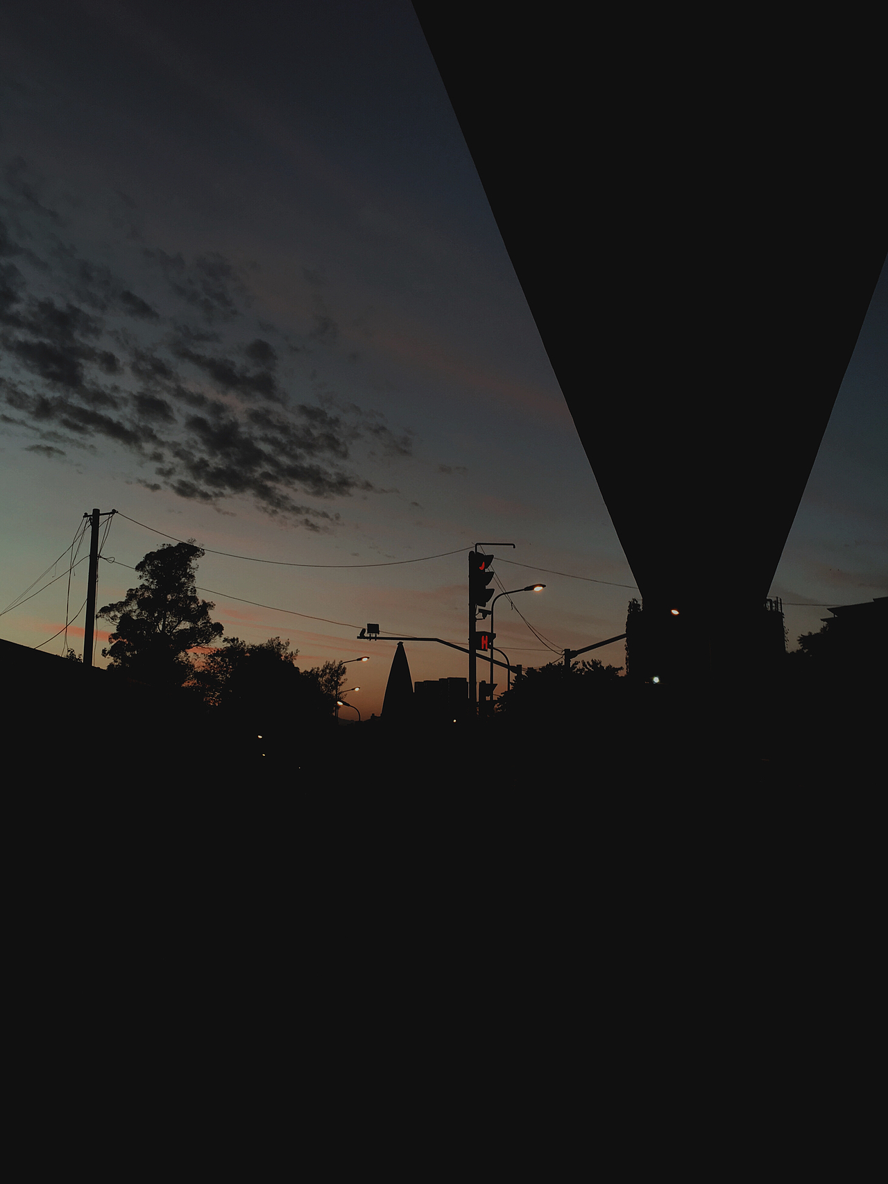 每当夜幕降临的时候（图ZMTM3NzUyMDk2） - 人文/纪实摄影 - 站酷设计师BonEHang原创素材 - 站酷ZCOOL