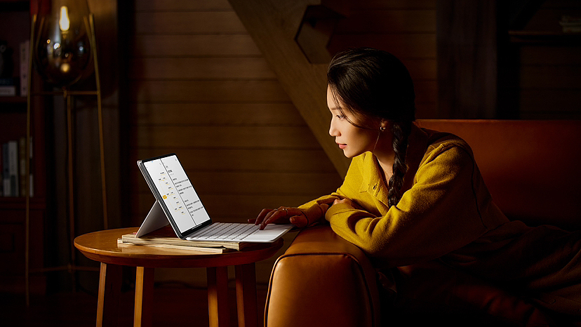 给小米平板拍摄的人物场景图