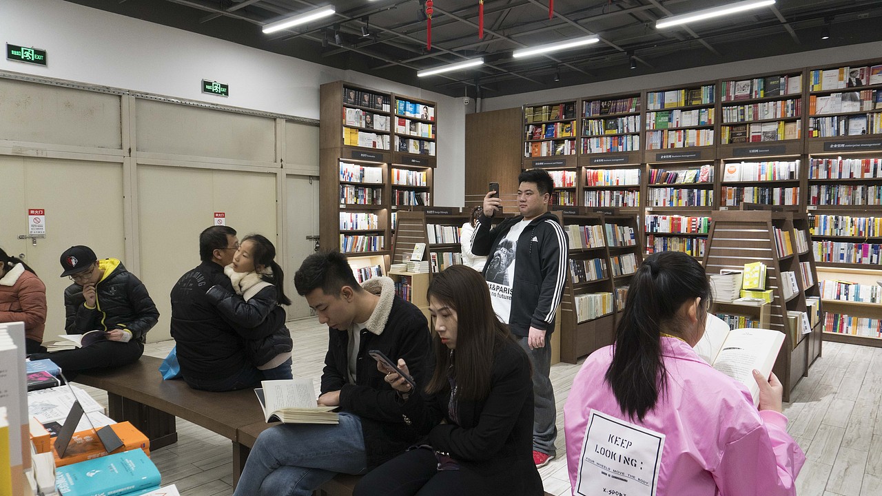 独幕剧《上了锁的箱子》-谷小松频道