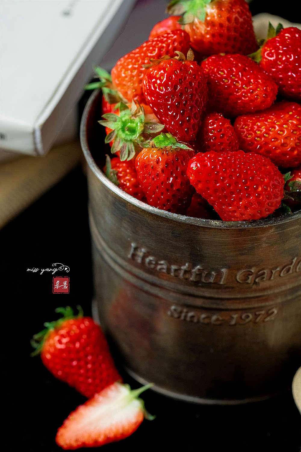 悬浮草莓|摄影|产品摄影|美食摄影师慕薏 - 原创作品 - 站酷 (zcool)